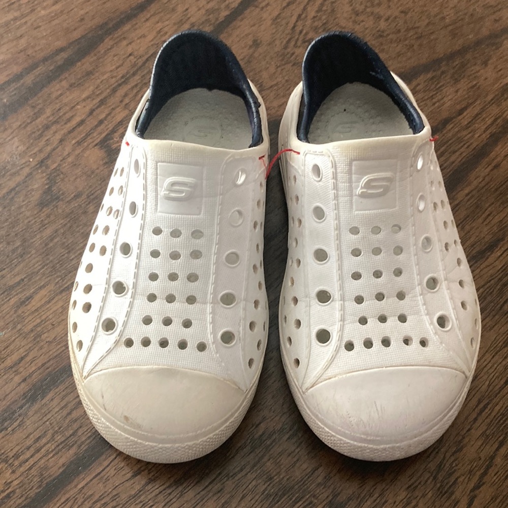 Toddler Skechers white Gusman size 9c